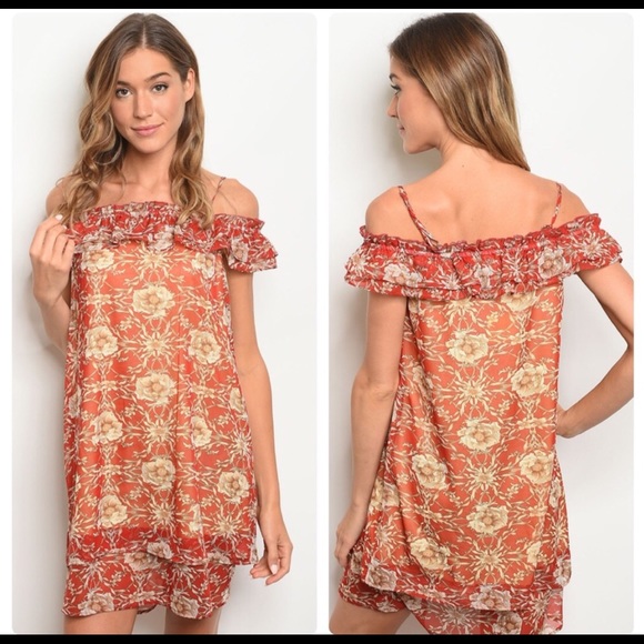 Dresses & Skirts - SOLD 👗Super cute floral rust dress👗